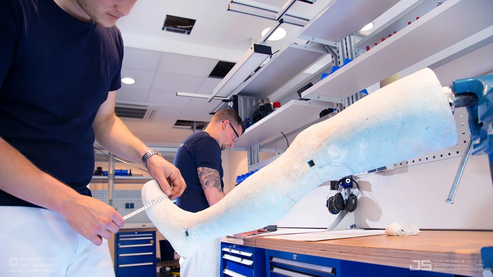 Bearbeitung-Gipsabdruck-Werkstatt-ergonomic care-münchen
