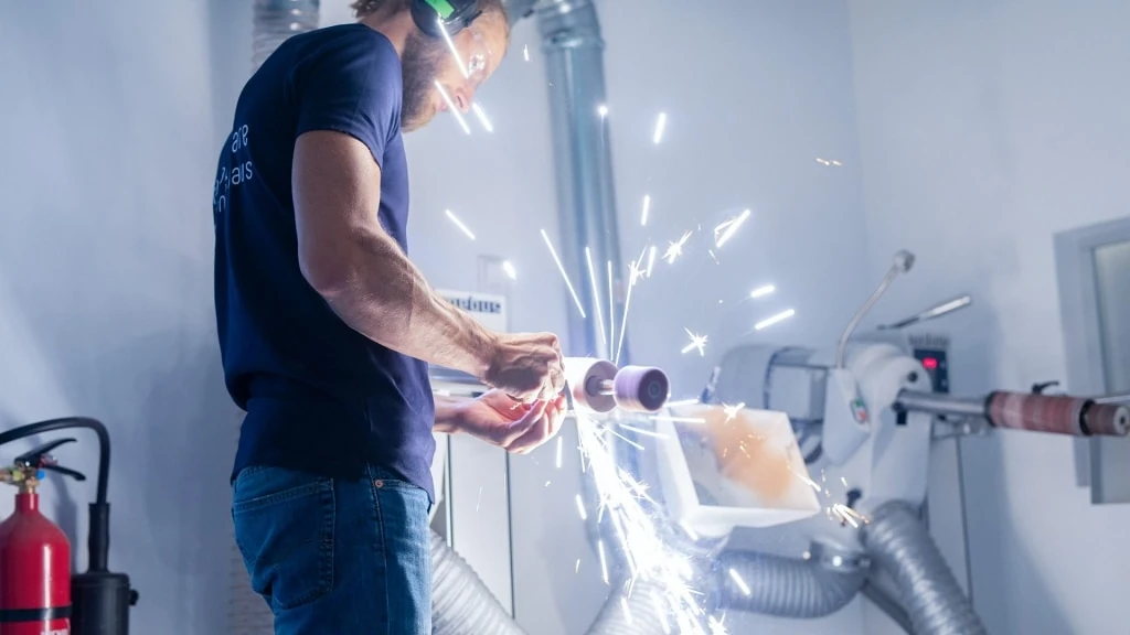 schleifen-Orthesenteile-Werkstatt-ergonomic care-münchen