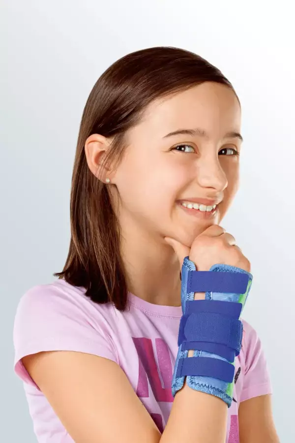 handgelenk-orthese-kinder-manumed-kidz-Individuell-sanitätshaus-ergonomic-care-münchen